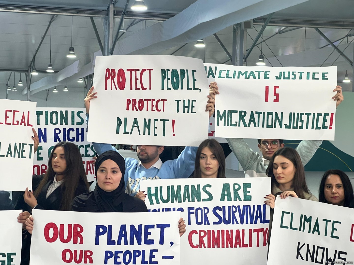В рамках COP29 прошла акция в знак протеста против нетерпимого отношения к мигрантам в Европе  (ФОТО/ВИДЕО)