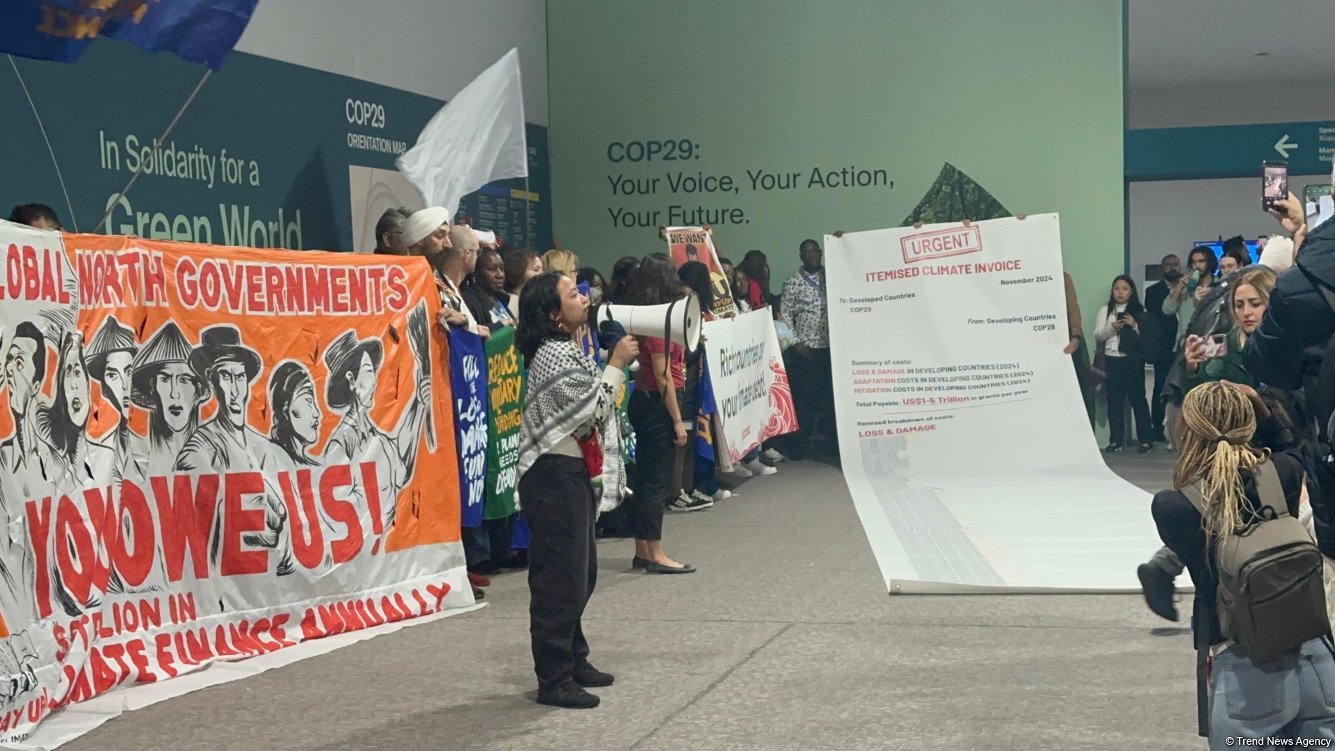 В рамках COP29 в Баку прошла акция с требованием справедливого формирования климатического финансирования (ФОТО/ВИДЕО)