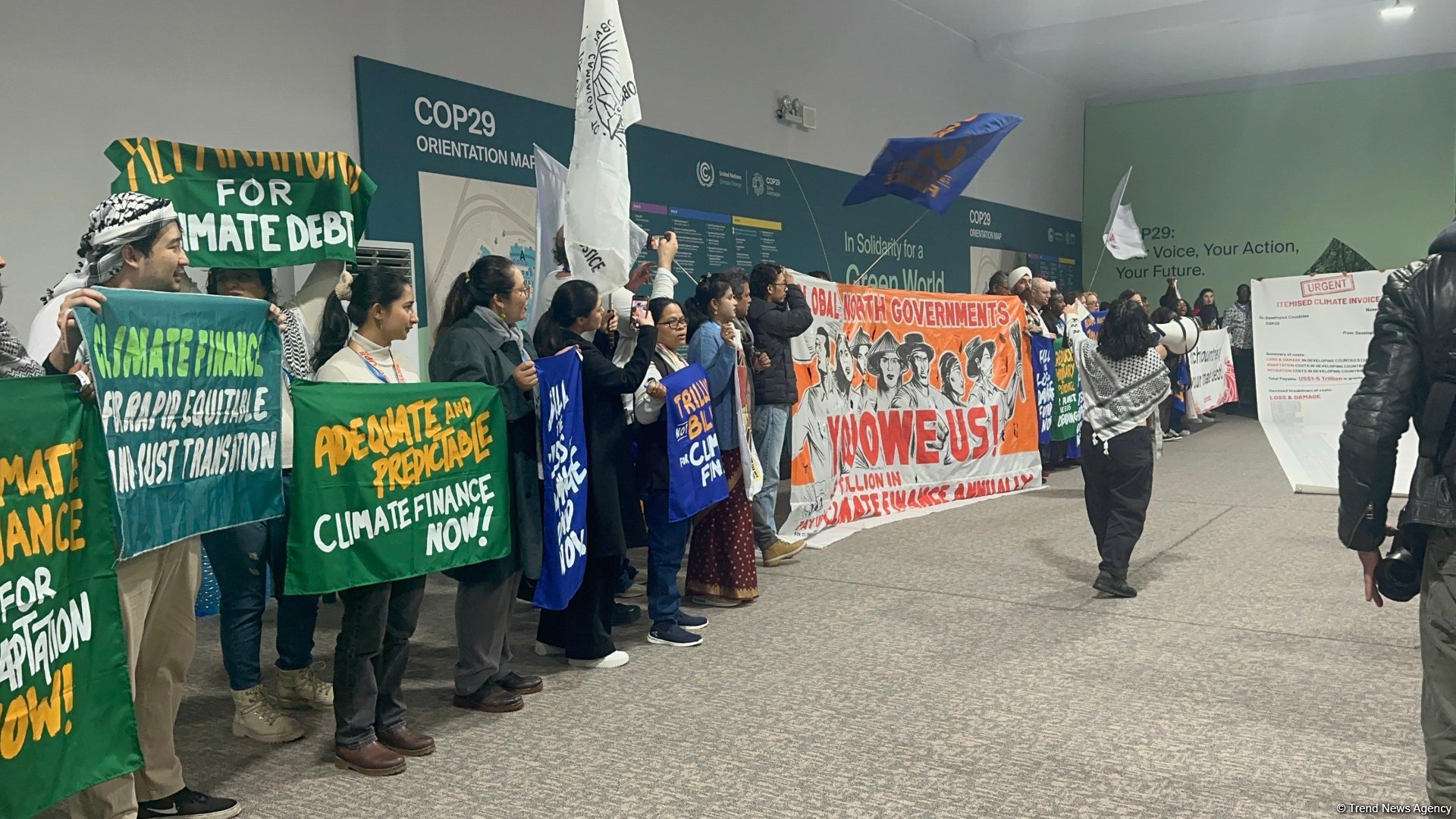 В рамках COP29 в Баку прошла акция с требованием справедливого формирования климатического финансирования (ФОТО/ВИДЕО)