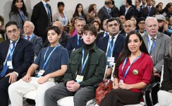 Вице-президент Фонда Гейдара Алиева Лейла Алиева приняла участие в дискуссиях круглого стола по охране Каспийского моря (ФОТО)
