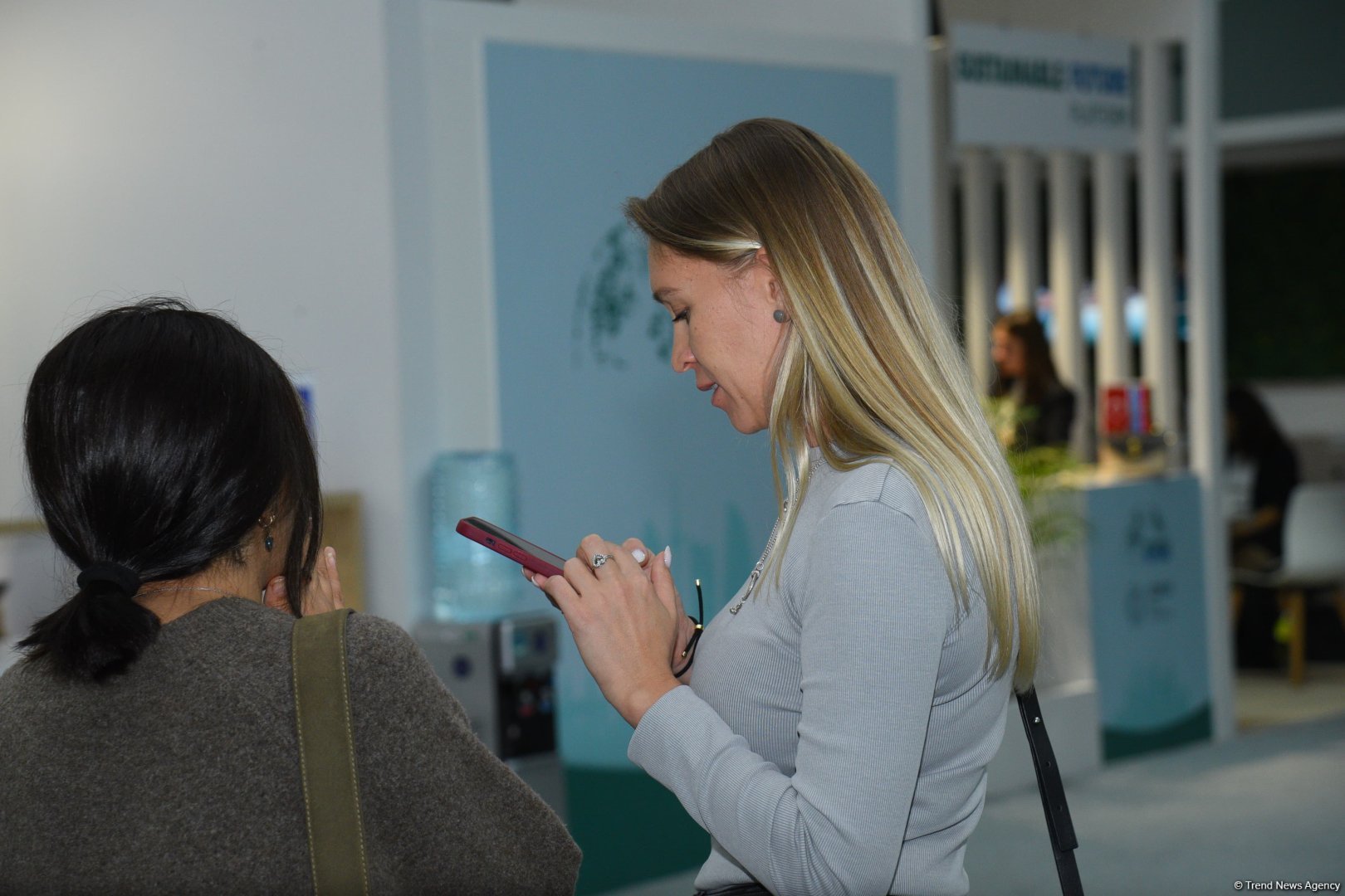Фоторепортаж с шестого дня COP29