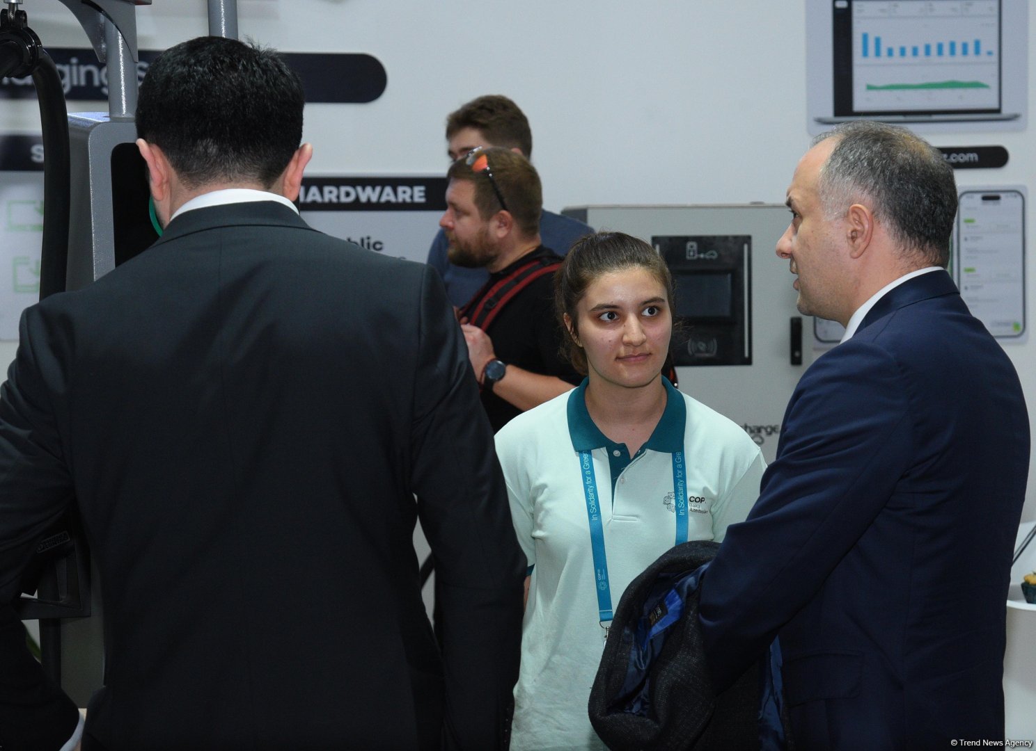 Фоторепортаж с шестого дня COP29