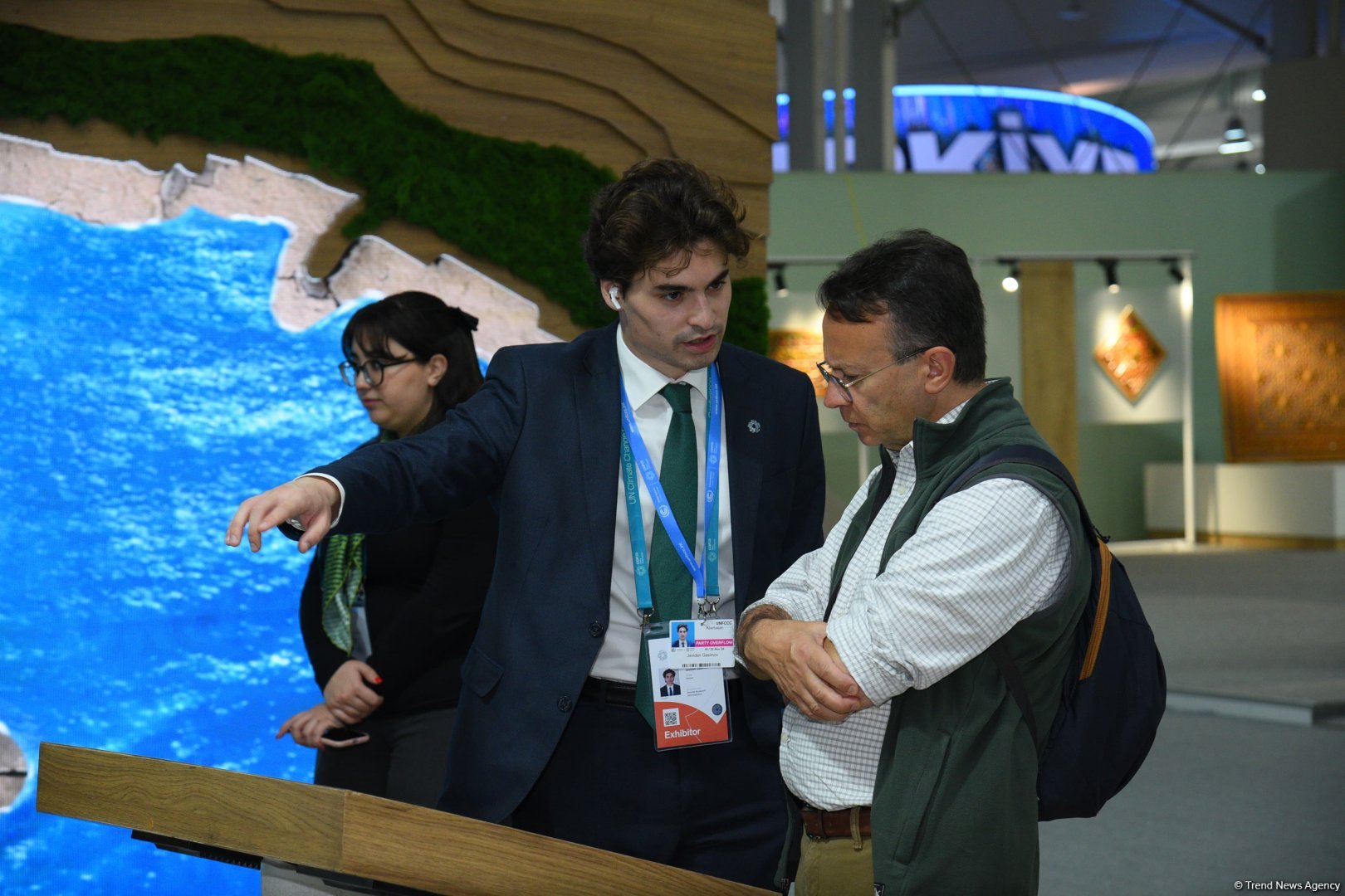 Фоторепортаж с шестого дня COP29