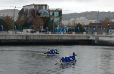 В акватории Бакинского бульвара прошел международный заплыв на байдарках и каноэ в поддержку COP29 (ФОТО)
