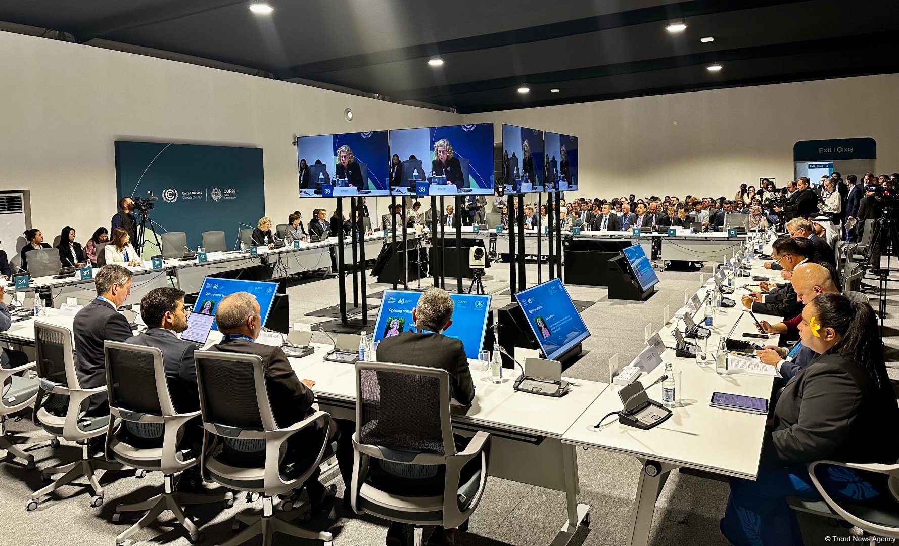 На COP29 состоялся круглый стол на тему энергоэффективности в зеленом строительстве и зданиях и устойчивости к изменению климата в городах (ФОТО)