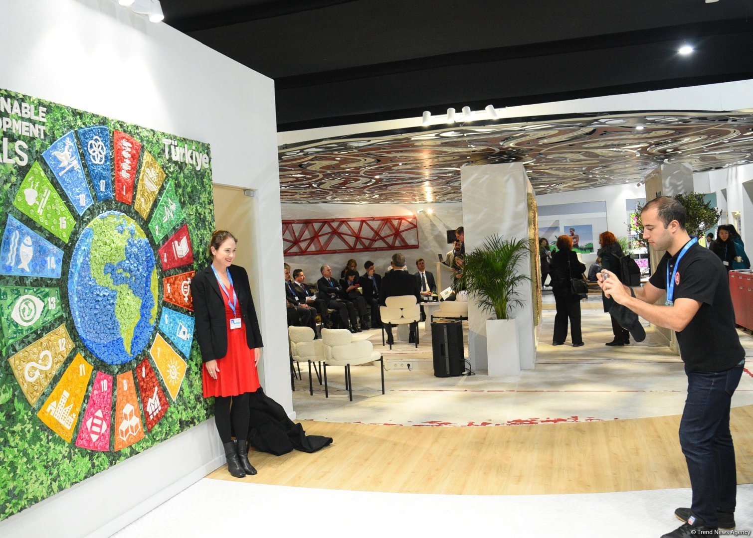 Фоторепортаж с десятого дня COP29 в Баку