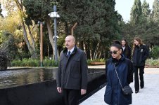 Президент Ильхам Алиев, Первая леди Мехрибан Алиева и члены их семьи приняли участие в открытии Центрального ботанического сада (ФОТО/ВИДЕО)