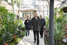 Президент Ильхам Алиев, Первая леди Мехрибан Алиева и члены их семьи приняли участие в открытии Центрального ботанического сада (ФОТО/ВИДЕО)