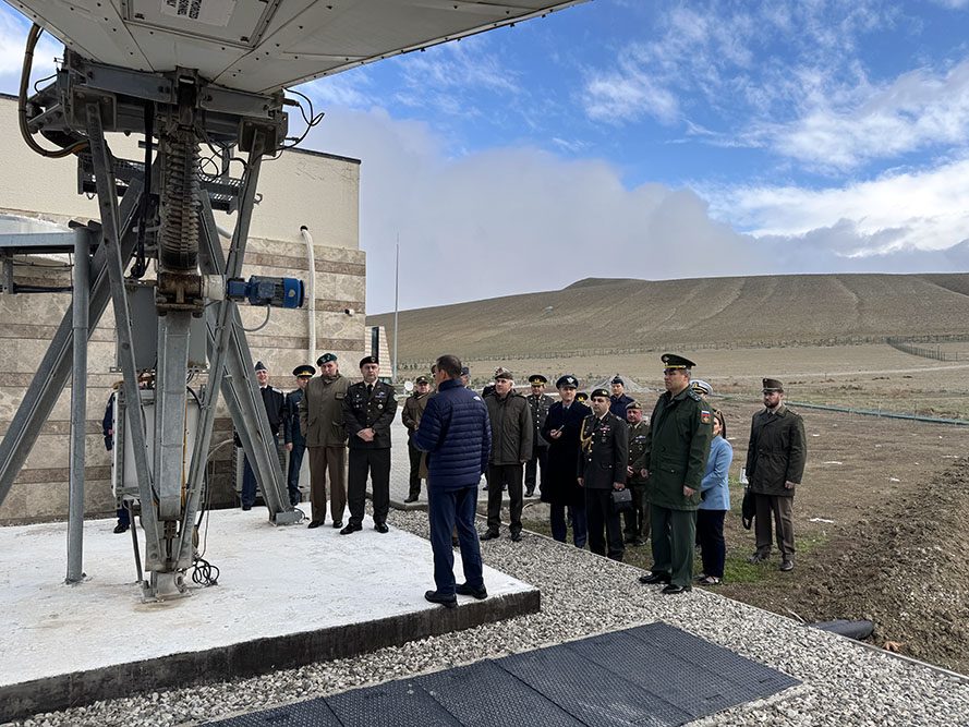 Военные атташе посетили «Азеркосмос» (ФОТО)