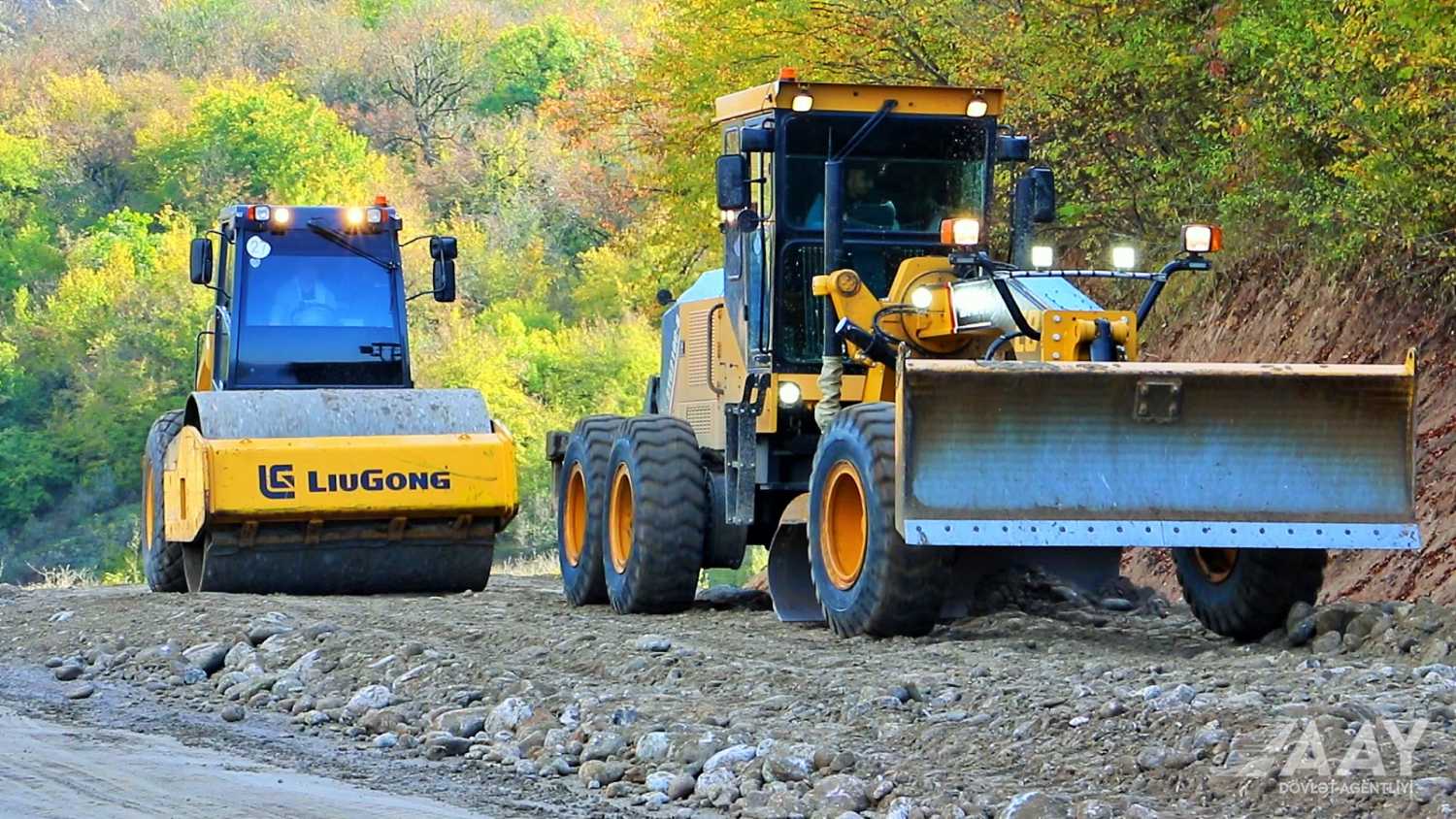 Продолжается строительство автодороги Суговушан-Сарсангское водохранилище-Гозлукёрпю-Кяльбаджар (ФОТО/ВИДЕО)