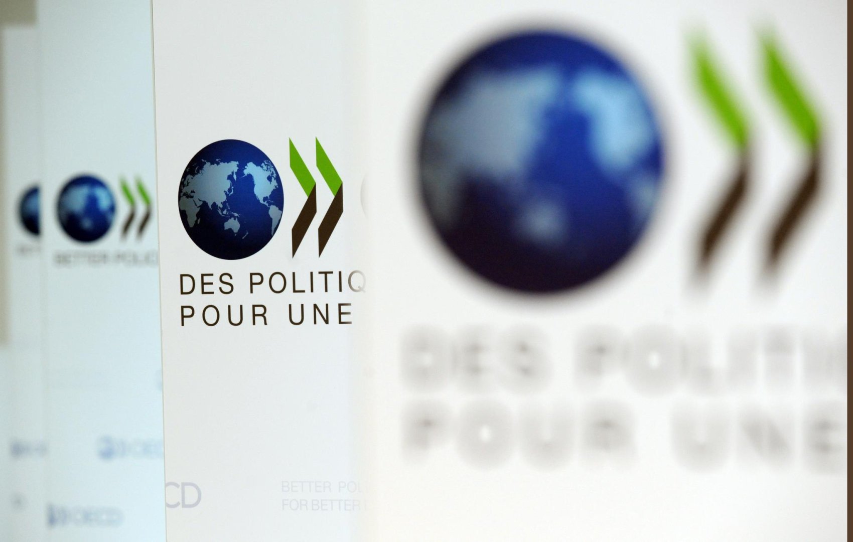 OECD projects slower disinflation, challenges for central banks in 2025-2026