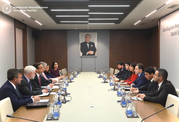 Azerbaijan, US parley multilateral cooperation issues