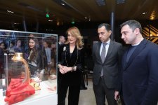 Дракон  - защитник дома! В Баку состоялась презентация уникальной коллекции "Волшебный ковер" (ФОТО)