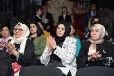 В Баку представлены образцы рубашек-оберегов османских султанов -  на них наносили аяты из Корана (ФОТО)