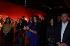 Цветы моей души! В Баку отметили Международный день художника (ФОТО)