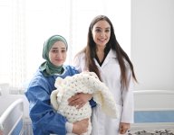 Вице-президент Фонда Гейдара Алиева Лейла Алиева посетила Научно-исследовательский институт педиатрии имени К.Фараджевой и Научно-исследовательский институт акушерства и гинекологии (ФОТО)