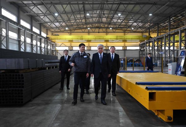 Kazakh President inspects operations at steel pipe plant (PHOTO)