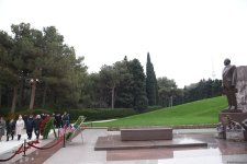 Члены ОО "Альянс" почтили память великого лидера Гейдара Алиева (ФОТО)