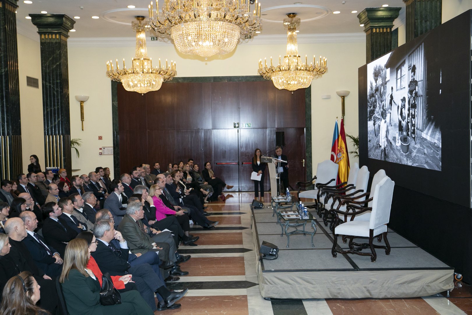 В Мадриде прошла презентация фотожурнала известного журналиста-фотографа Хервасио Санчеса о минной проблеме в Азербайджане (ФОТО)