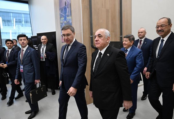 Azerbaijani PM visits Russia's Bauman Moscow State Technical University (PHOTO)