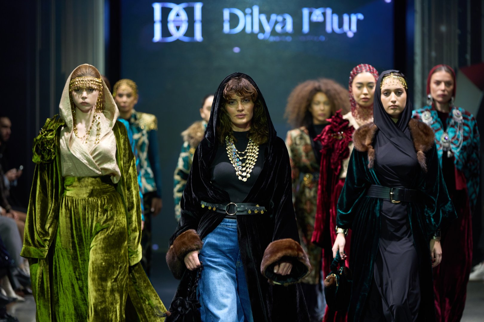 17-й сезон Azerbaijan Fashion Week: Модный диалог культур и устойчивое будущее (ФОТО)