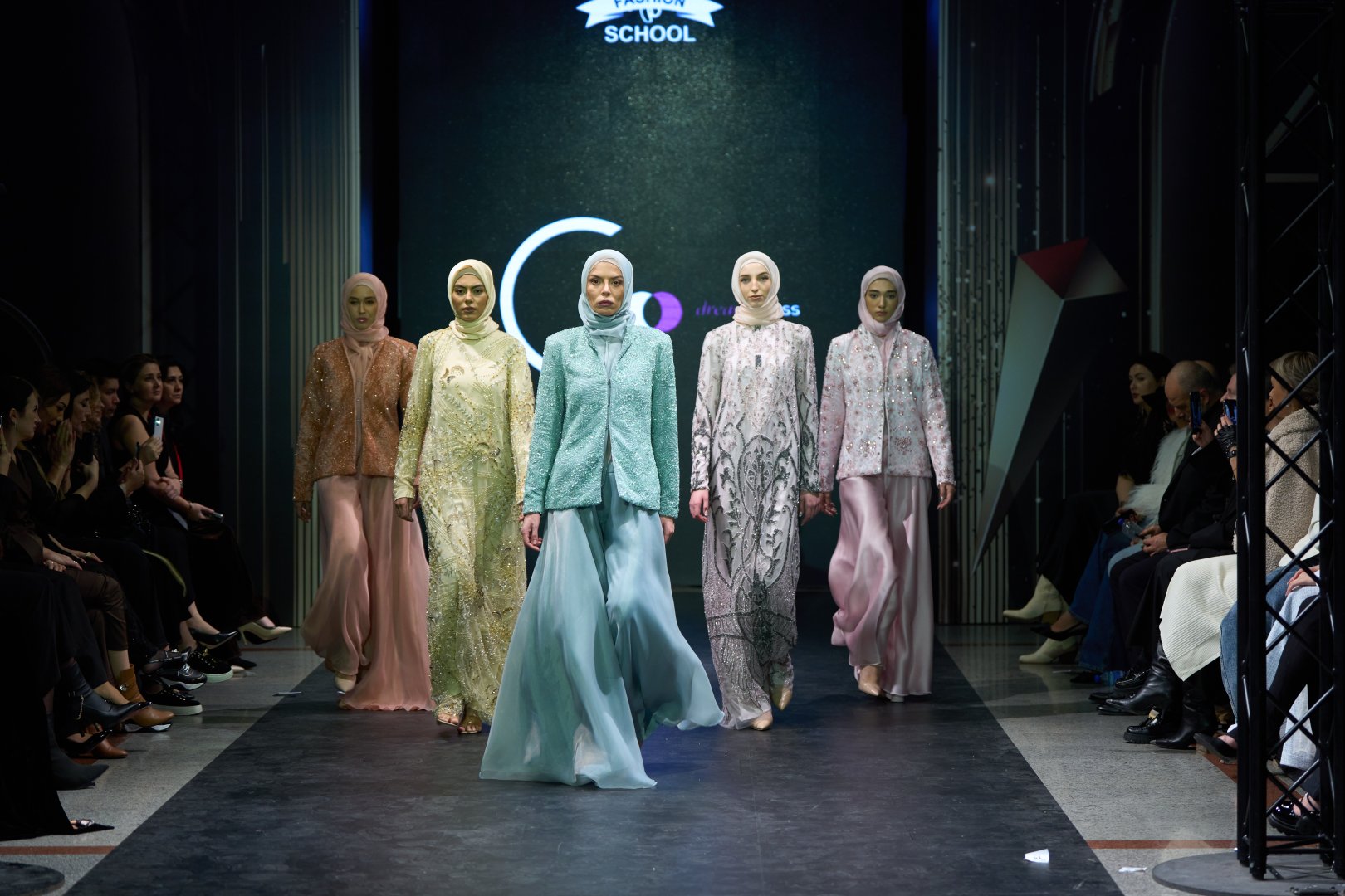 17-й сезон Azerbaijan Fashion Week: Модный диалог культур и устойчивое будущее (ФОТО)