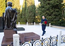Сотрудники СГБ посетили могилу великого лидера на Аллее почетного захоронения (ФОТО, ВИДЕО)