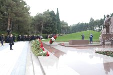 Руководство Минздрава почтило память великого лидера Гейдара Алиева (ФОТО)