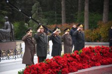 Азербайджанский народ почтил память великого лидера Гейдара Алиева (ФОТО)