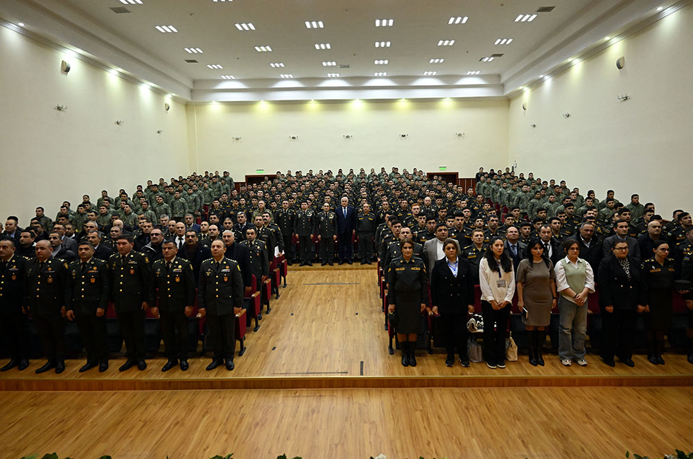 В азербайджанской армии прошли мероприятия по случаю Дня памяти великого лидера Гейдара Алиева (ФОТО)