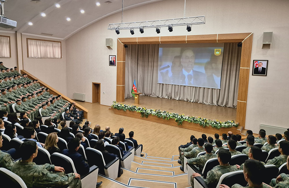 В азербайджанской армии прошли мероприятия по случаю Дня памяти великого лидера Гейдара Алиева (ФОТО)
