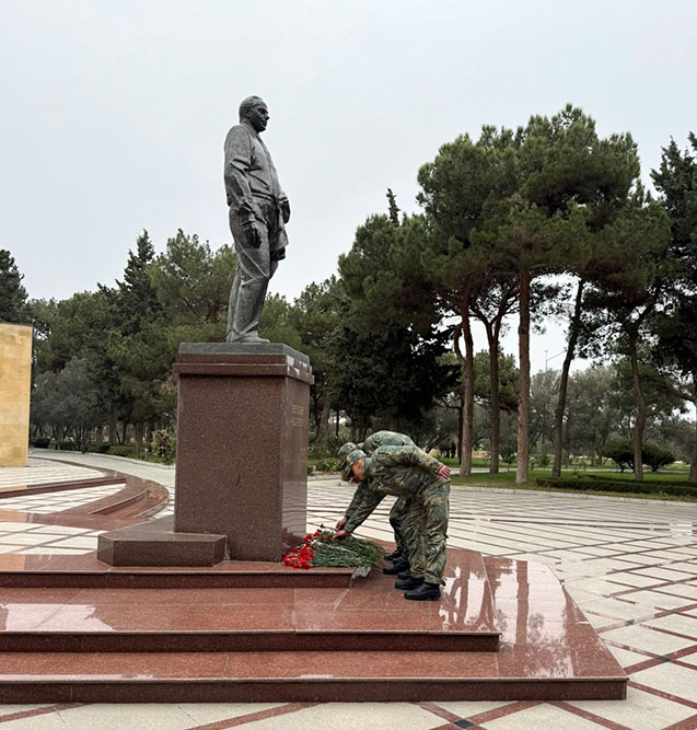 В азербайджанской армии прошли мероприятия по случаю Дня памяти великого лидера Гейдара Алиева (ФОТО)