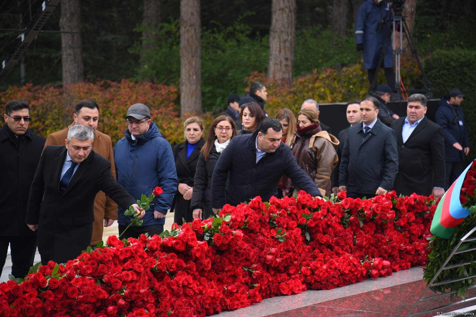 Азербайджанский народ почтил память великого лидера Гейдара Алиева (ФОТО)