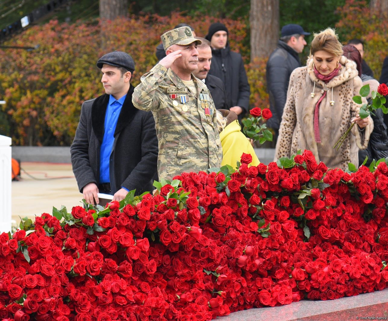 Азербайджанский народ почтил память великого лидера Гейдара Алиева (ФОТО)