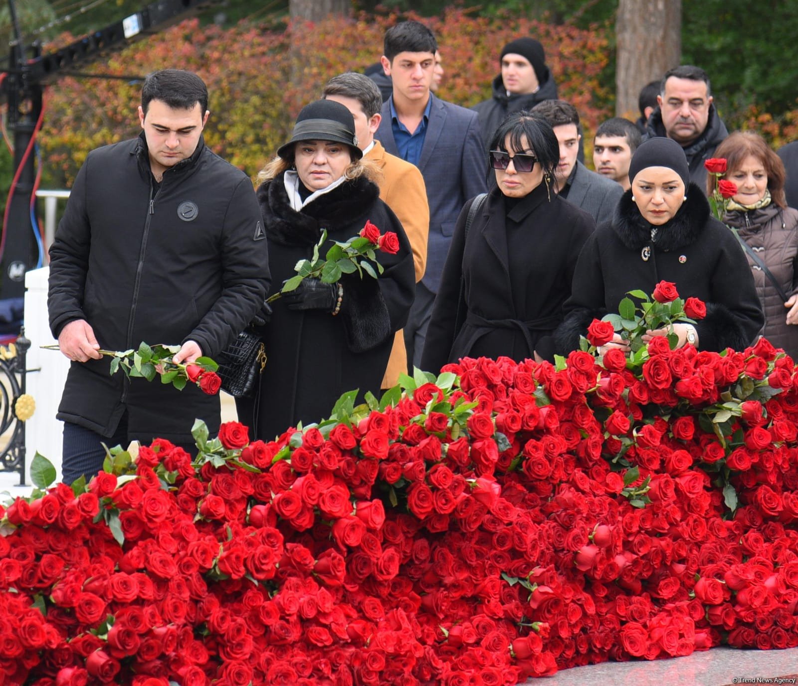 Азербайджанский народ почтил память великого лидера Гейдара Алиева (ФОТО)