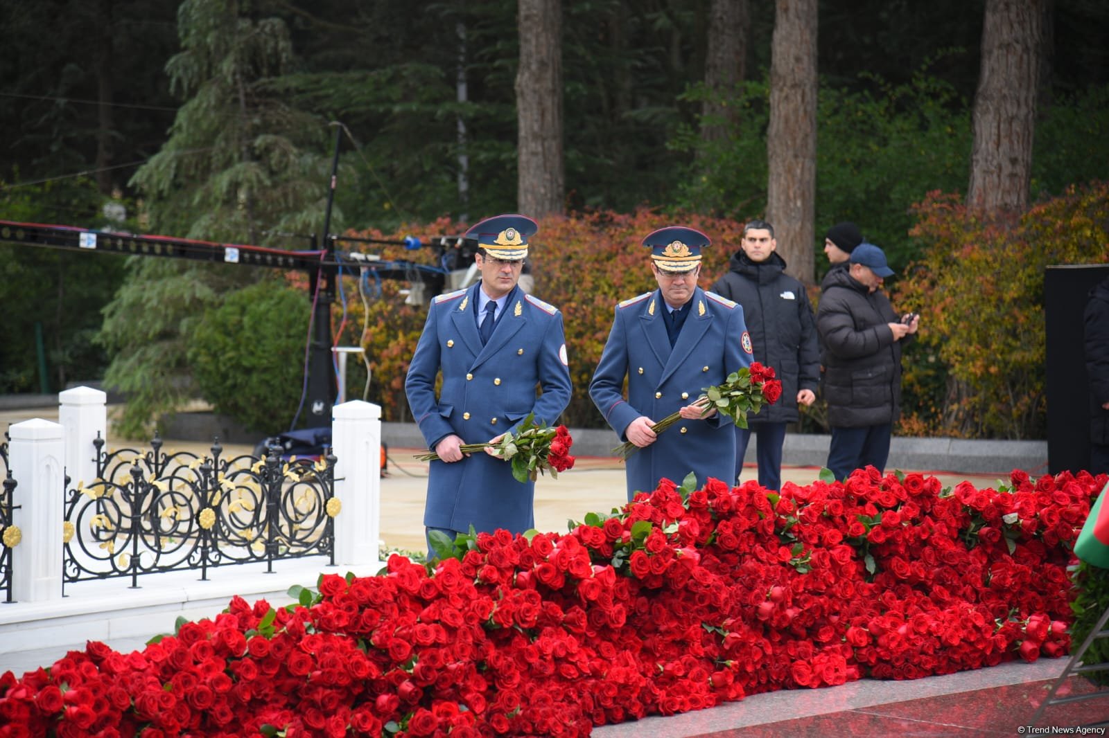 Азербайджанский народ почтил память великого лидера Гейдара Алиева (ФОТО)