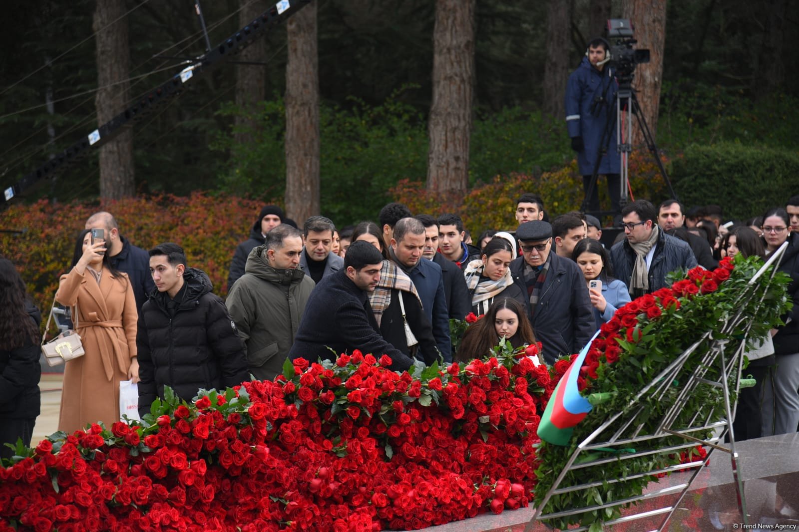 Азербайджанский народ почтил память великого лидера Гейдара Алиева (ФОТО)