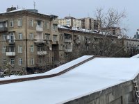 В Баку выпал первый снег - Фоторепортаж
