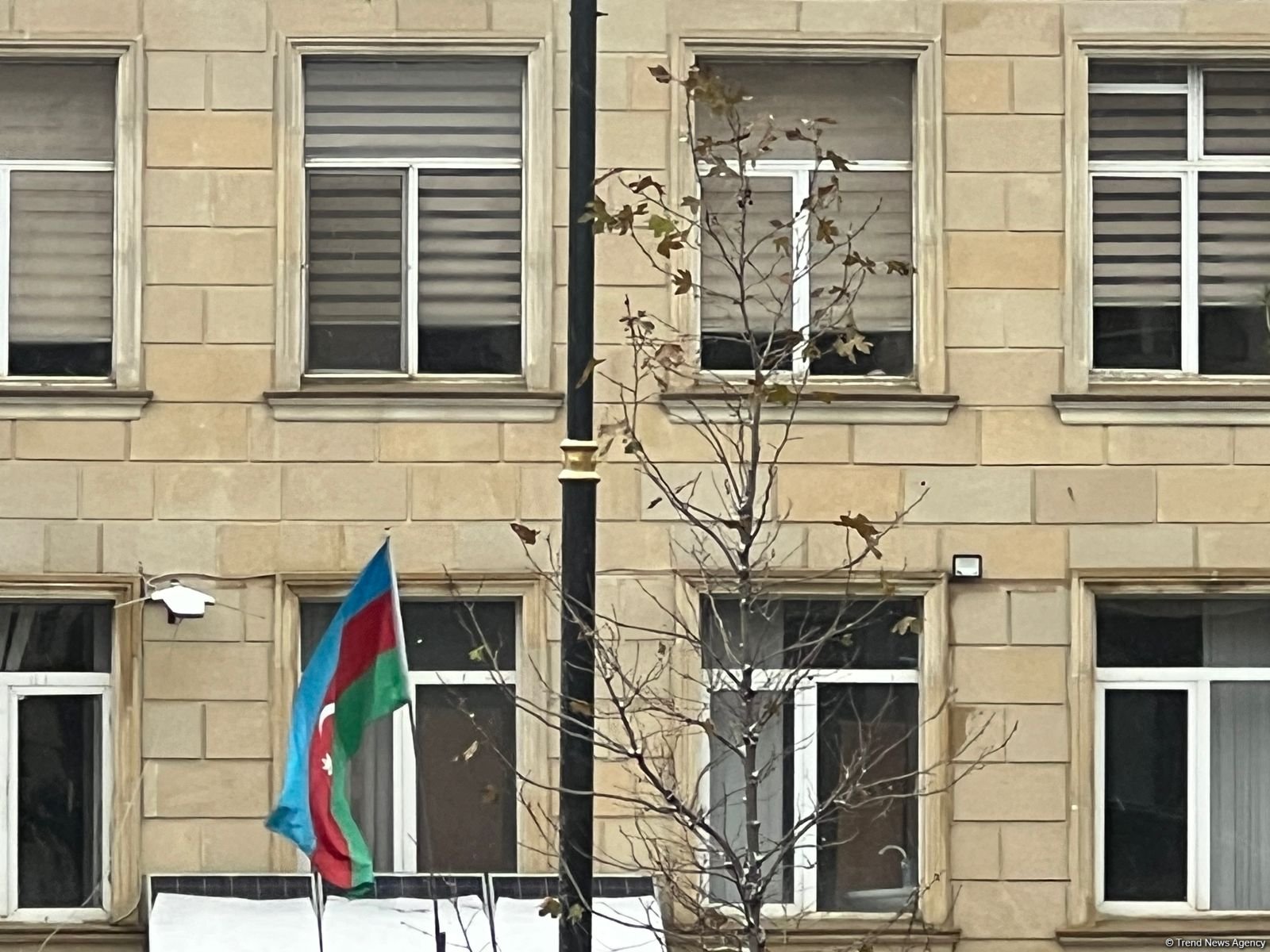 В Баку выпал первый снег - Фоторепортаж