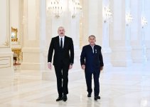 President Ilham Aliyev meets with Rais of Republic of Tatarstan of Russia (PHOTO/VIDEO)