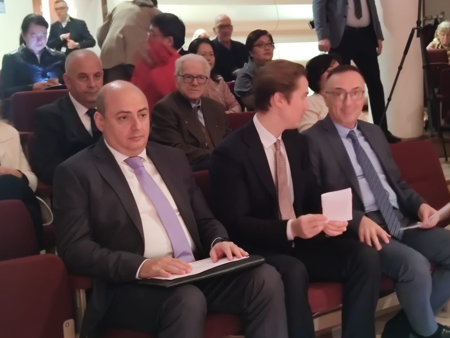Азербайджан передал музею музыкальных инструментов Бельгии уникальные экспонаты  (ФОТО)