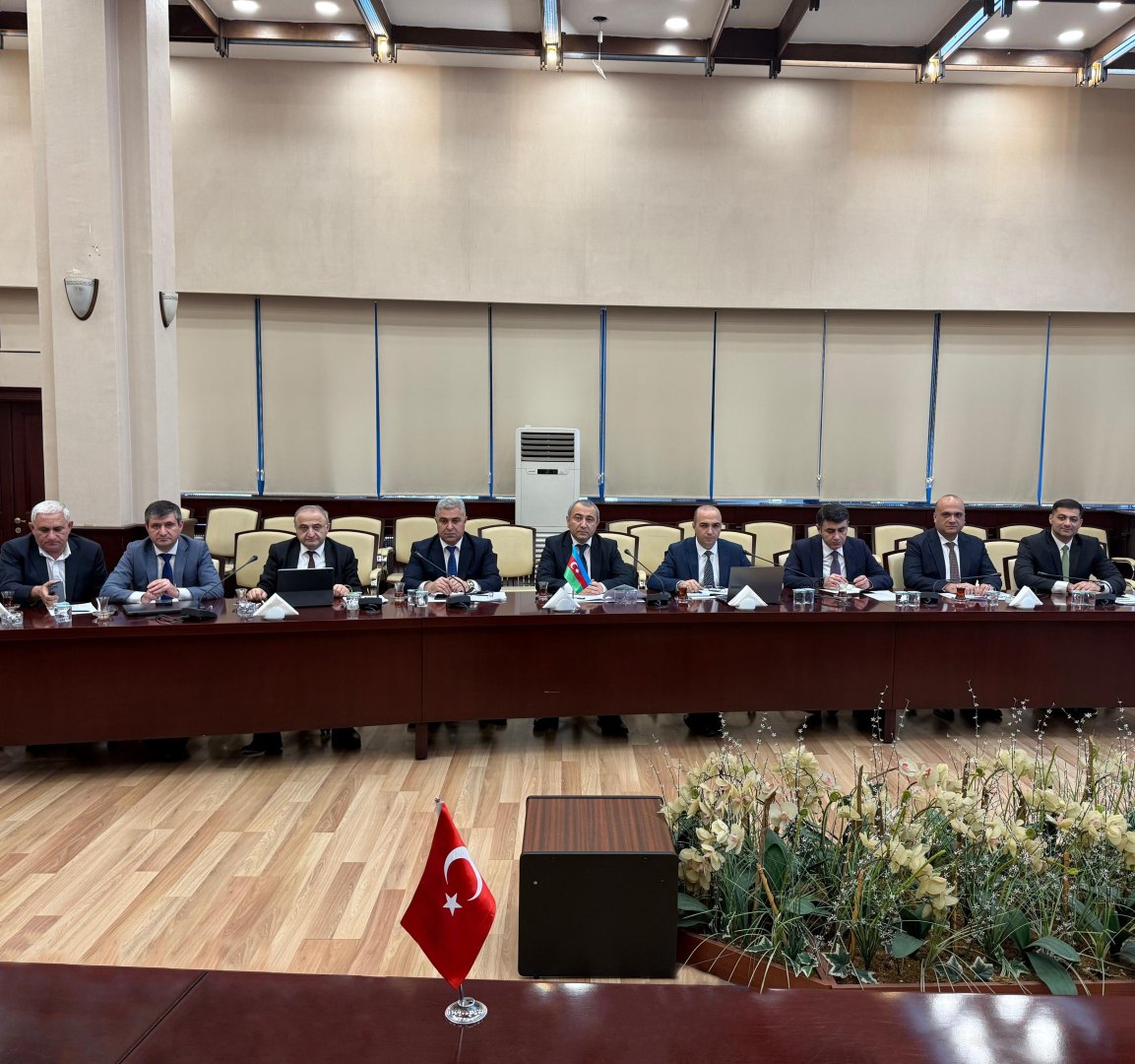 Azerbaijani-Turkish commission identifies interstate cargo transportation quotas (PHOTO)