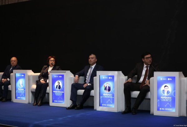 Azerbaijan's Baku hosts Career Development Forum (PHOTO)