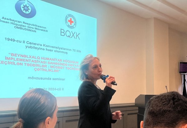 Сотрудники МККК составляют отчет о наблюдениях после каждого посещения мест содержания