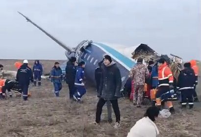 Сотрудники Генпрокуратуры Азербайджана находятся в Грозном в связи с крушением самолета AZAL