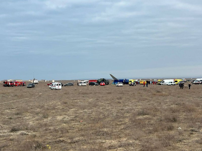 Пассажирский самолёт, летевший из Баку в Грозный, потерпел крушение в городе Актау (ВИДЕО)