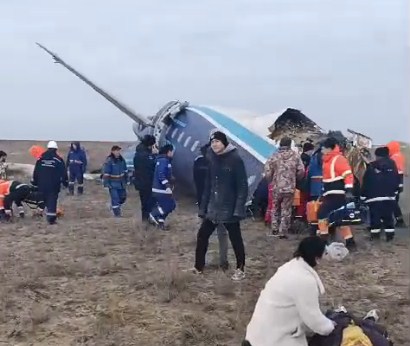 Стало известно о состоянии пострадавших в результате крушения самолета AZAL