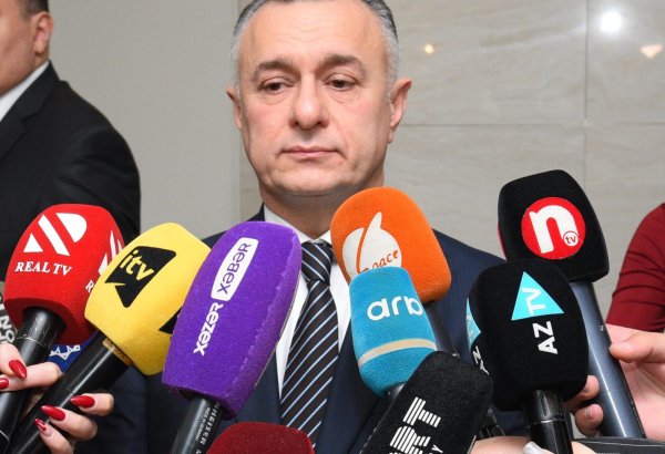 Azerbaijani health minister clarifies presence of shrapnel wounds in plane crash victims