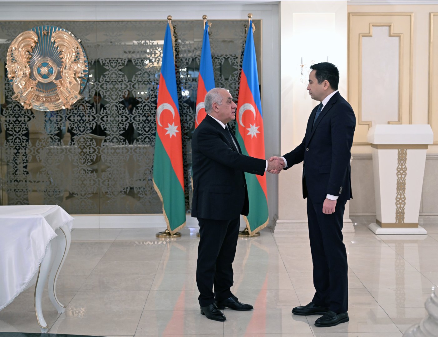 Премьер-министр Али Асадов посетил посольство Казахстана в Азербайджане (ФОТО)
