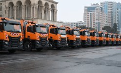 Президент Ильхам Алиев ознакомился с различными транспортными средствами специального назначения, которые будут оказывать коммунальные услуги в Баку (ФОТО/ВИДЕО)